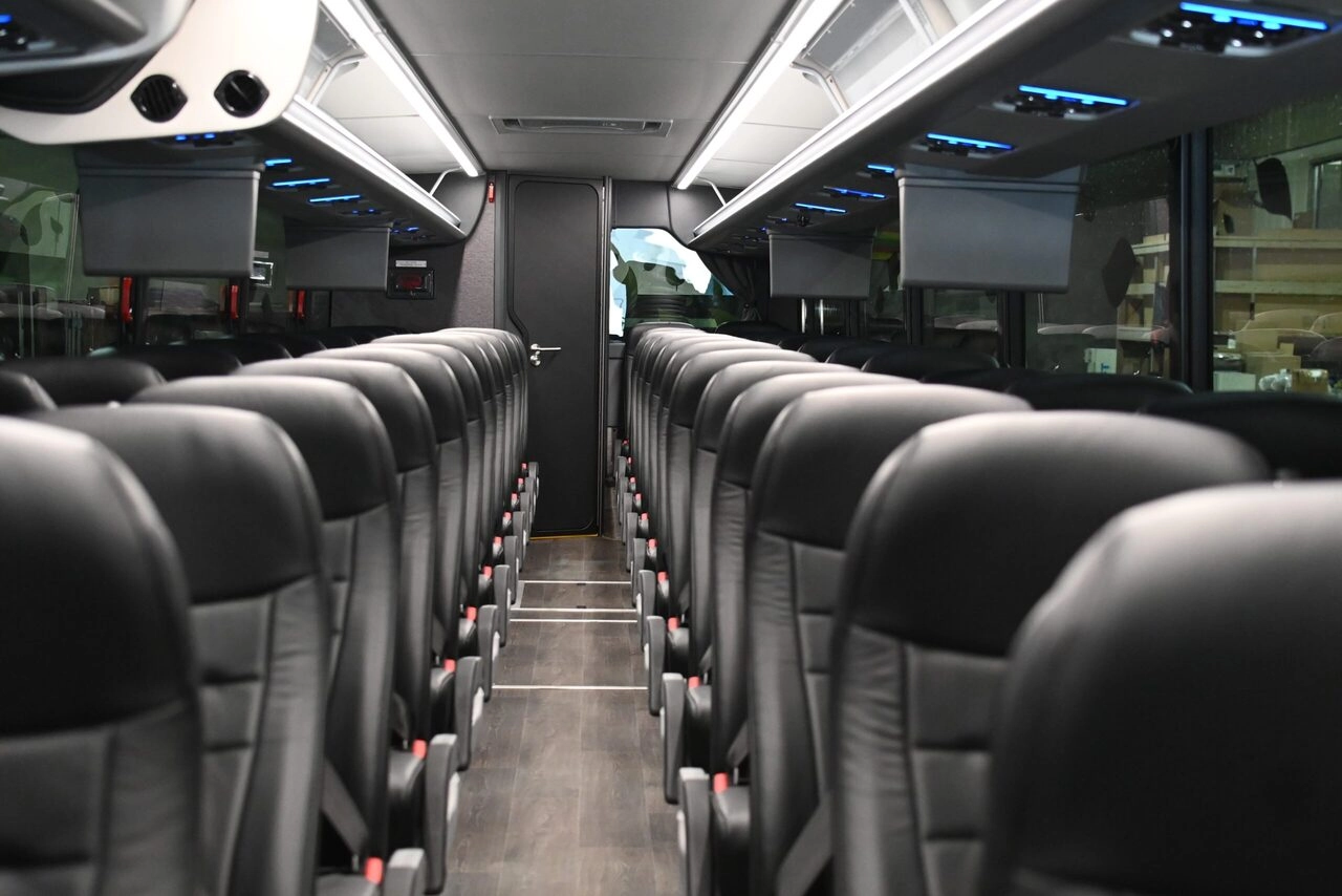 bus_interior_front